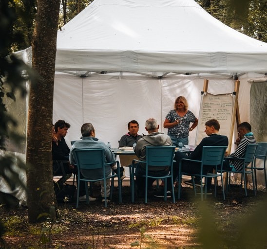 Les tentes · réunions en pleine nature
